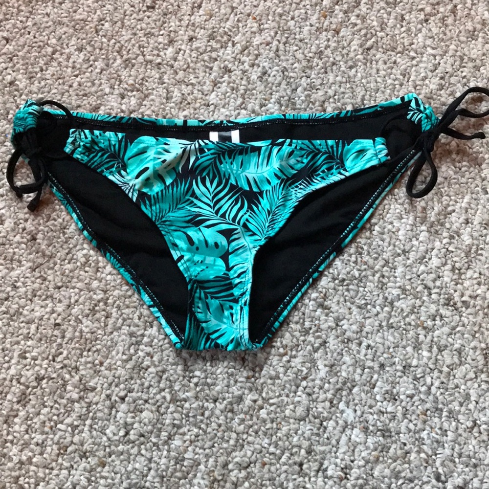 Bathing suit bottoms
